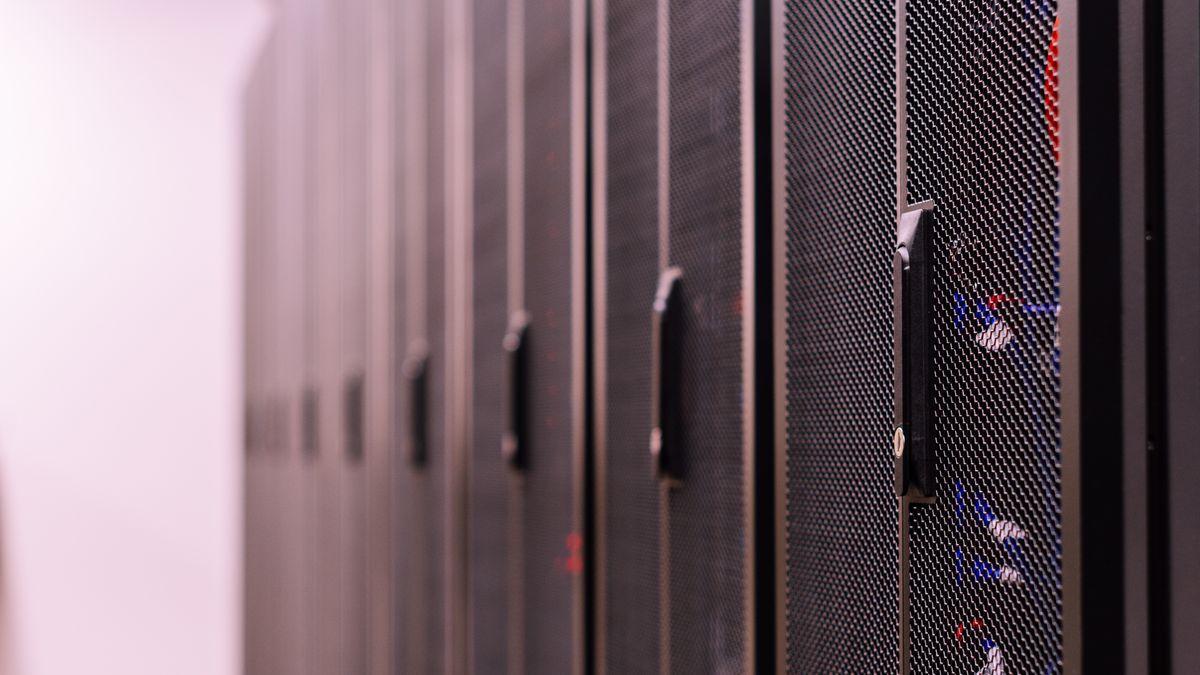 聚鑫汇：青瓷纹路间流淌的叙事诗
